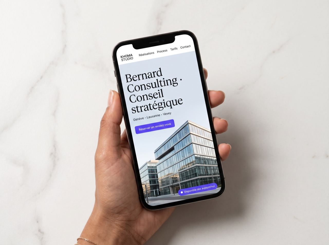 Site Bernard Consulting redesigné premium par Khoma Studio sur smartphone